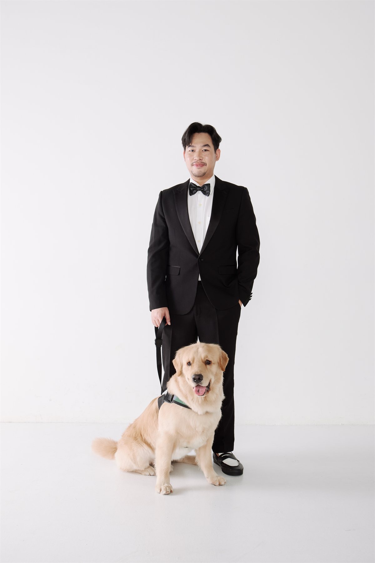 ตั้ม · with dog back