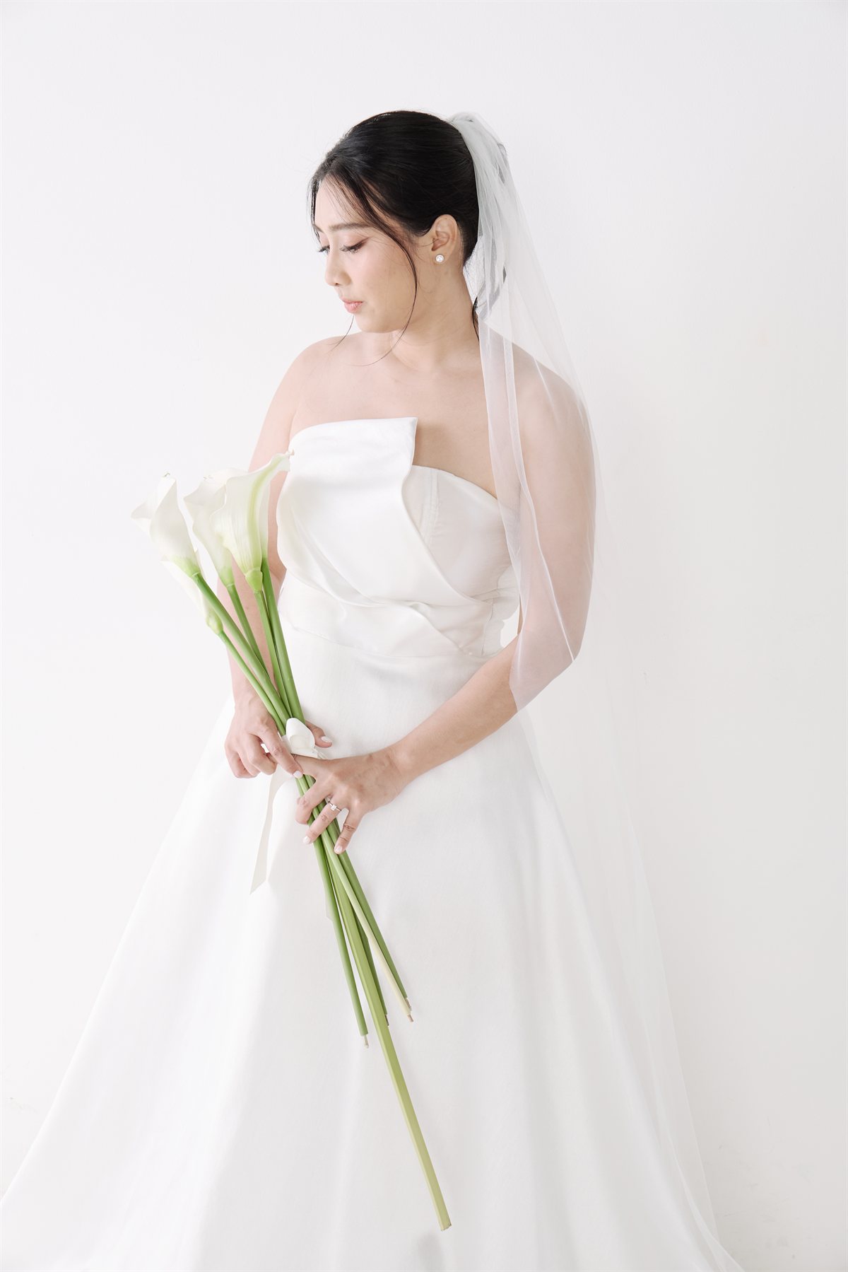 2569 · retouched 4
